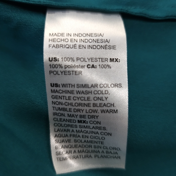Chicos size 1 (8-10) emerald green silky blouse - Picture 5 of 6